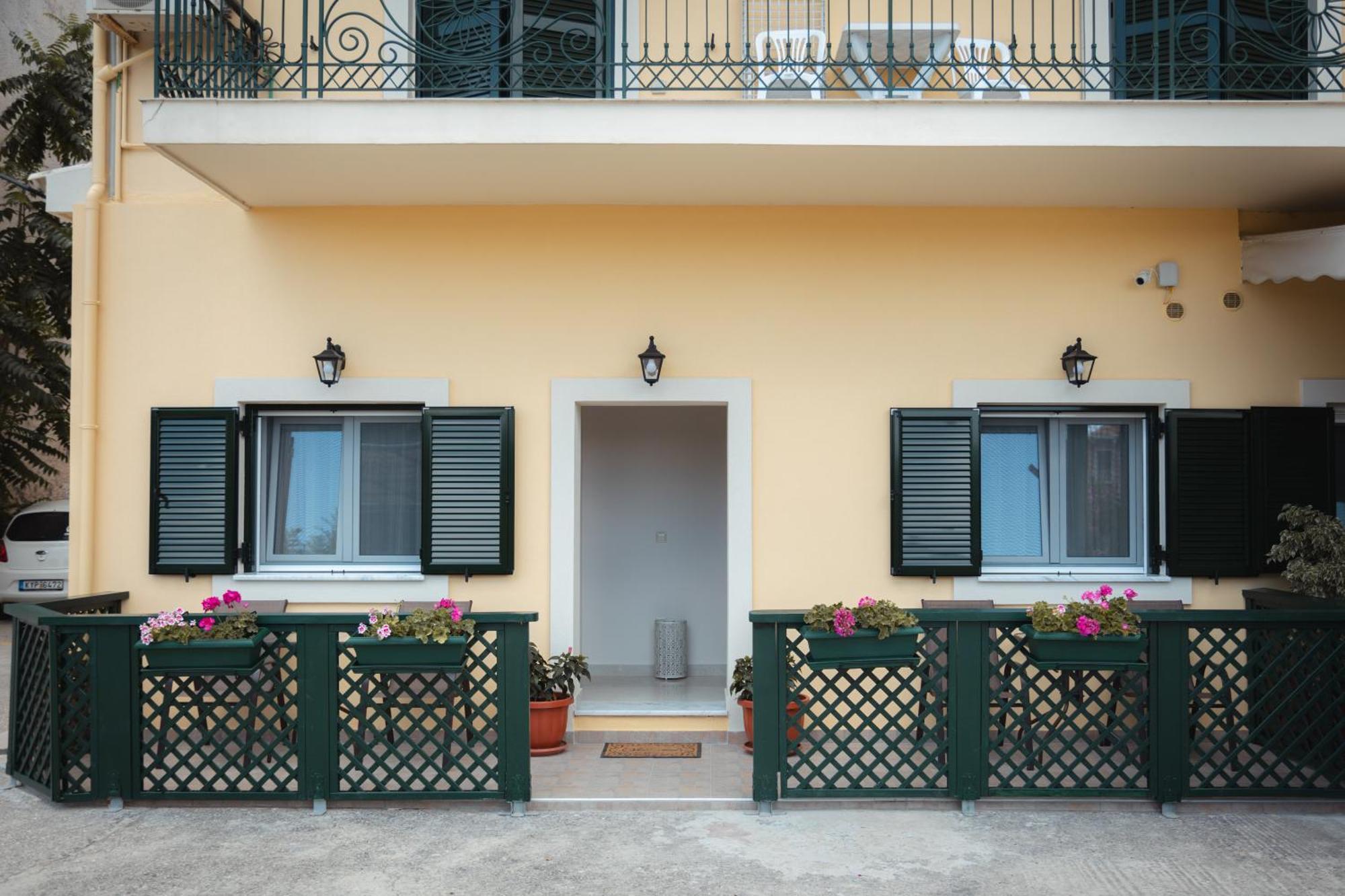 Nostalgia Corfu Town Apartments Exterior foto